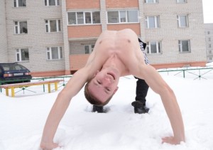 Мостик на снегу, капоэйра зимой, зимняя капоэйра, 