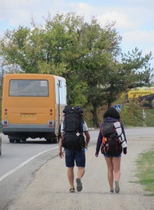 Автостопщики, атостоперы, hitchhikers как автостопить, тяжело ли быть автостопщиком, зачем путешествовать автостопом.