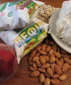 Что можно есть перед сном, what i can eat before bed можно есть перед сном творог, кефир, орехи, арахис, и немного фруктов.