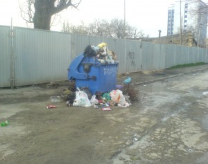 Проблемы Украины и Украинцев, Problems of Ukraine and Ukrainians Проблемы Украинцев не только в их голове,но и на их улицах.