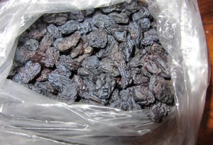черный изюм для правильной кутьи, black raisins for kuti Рецепт правильной кутьи с изюмом для поминок, черный изюм на развес.