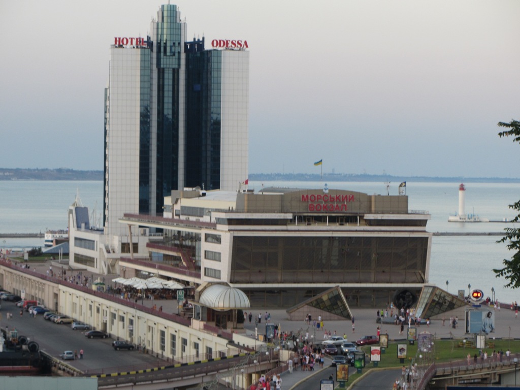 Достопримечательности Одессы, одесский морской вокзал и отель одесса