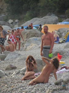 Нудисты Форос, Голый пляж форос, nudists Foros. На Форосе тоже есть нудисты.