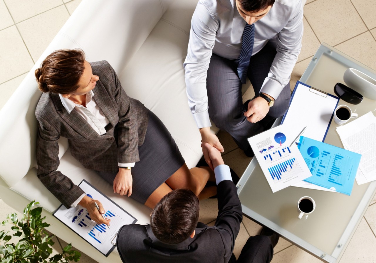 Как найти хорошую работу, Как надо искать хорошую работу, business partners at work. Как найти высокооплачиваемую работу, Как начать зарабатывать большие деньги, распорядок идеального рабочего дня,