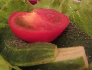 Польза и вред огурцов, История огурца, Benefits and harms of cucumbers. Лечебные свойства огурцов, Вред огурцов, Опасность ранних огурцов,