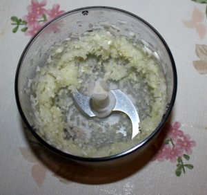 Для шинковки лука мы воспользовались еще более быстрым блендером, For chopping onions, we used the more rapid blender Для шинковки лука мы воспользовались еще более быстрым блендером