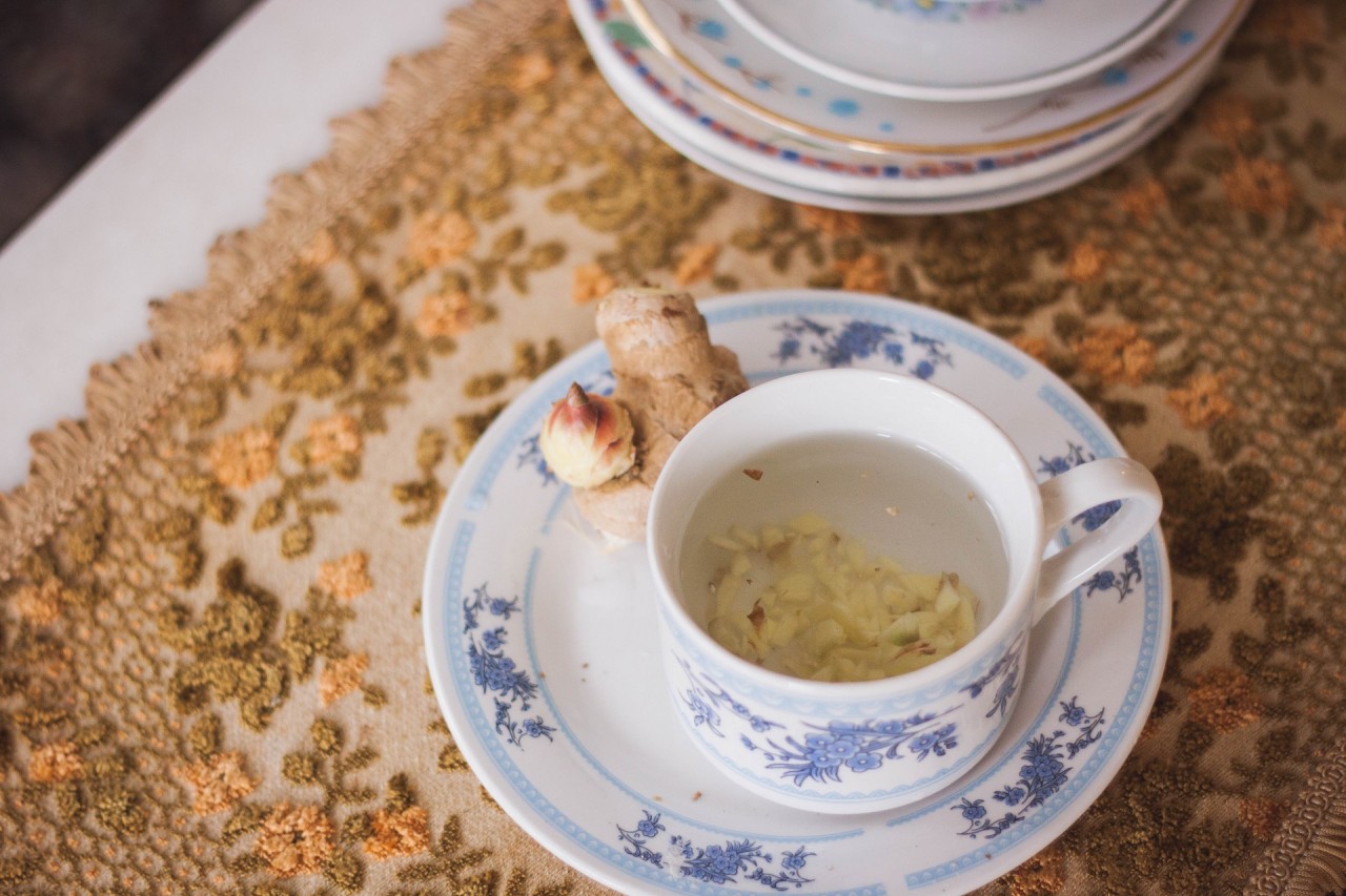 Народные средства профилактики ангины, Рецепт профилактики гнойной ангины, Профилактика ангины с помощью алоэ и мёда, narodnye-sredstva-profilaktiki-angi Профилактика ангины с помощью полоскания горла, настойка прополиса и зверобоя, Эвкалипт в профилактике ангины.