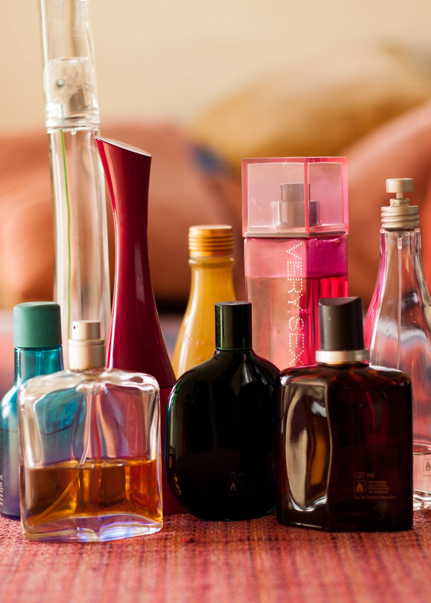 Что дольше пахнет духи или парфюмерная туалетная вода.