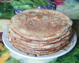 блины на поминки, стопка блинов, блины пустые, bliny