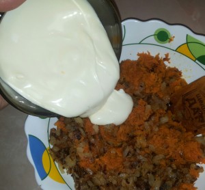 добавляем майонез в начинку для печеночного торта, dobavit' majonez v nachinku