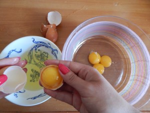 как испечь бисквитный торт, тесто для бисквита, как выпекать бисквитный корж, начинка для бисквитного торта, клубничная пропитка, лимонный крем для бисквита, украшение на торт из мастики как испечь бисквитный торт, тесто для бисквита, как выпекать бисквитный корж, начинка для бисквитного торта, клубничная пропитка, лимонный крем для бисквита, украшение на торт из мастики