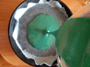 как испечь бисквитный торт, тесто для бисквита, как выпекать бисквитный корж, начинка для бисквитного торта, клубничная пропитка, лимонный крем для бисквита, украшение на торт из мастики как испечь бисквитный торт, тесто для бисквита, как выпекать бисквитный корж, начинка для бисквитного торта, клубничная пропитка, лимонный крем для бисквита, украшение на торт из мастики