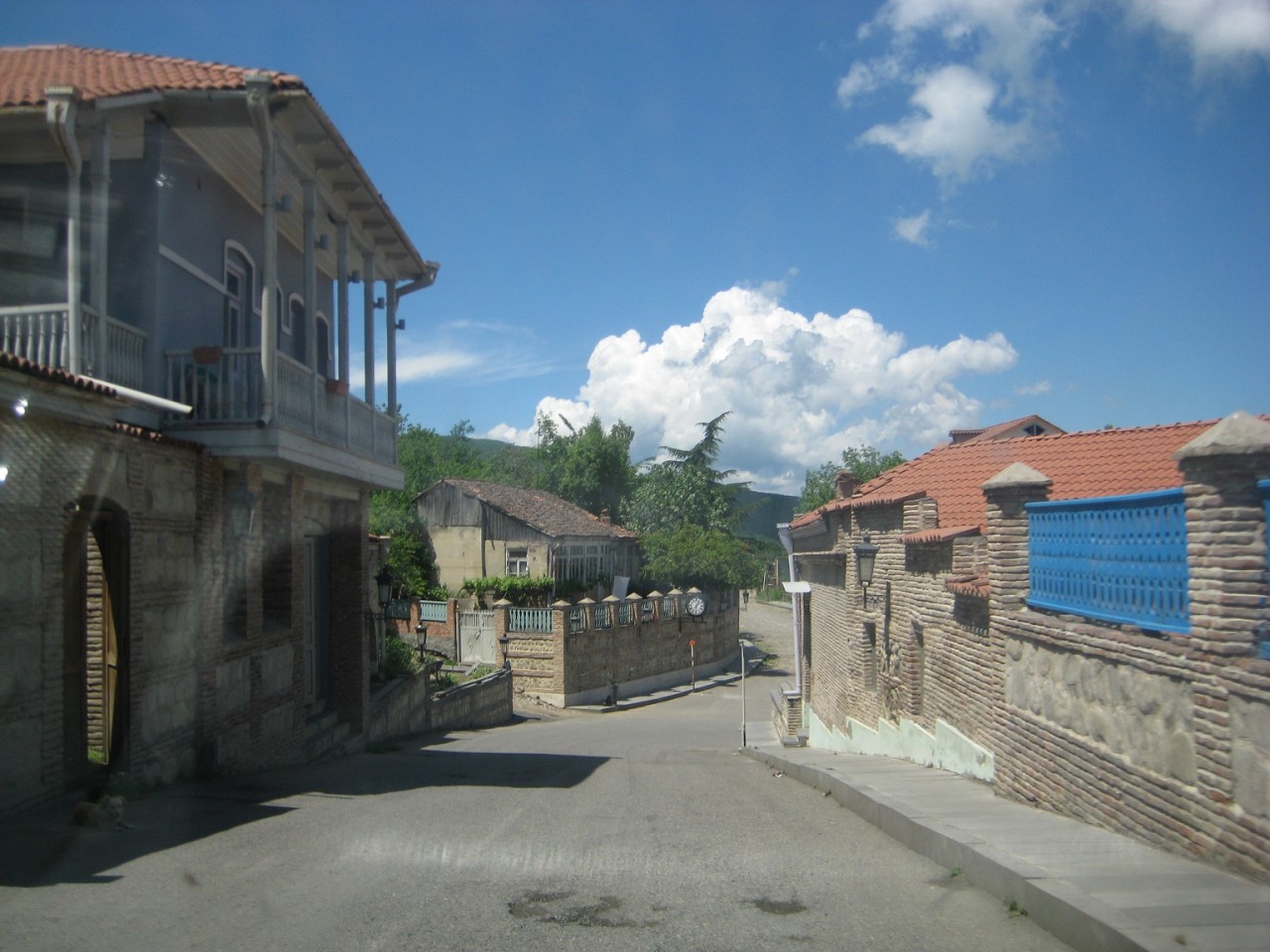 Мцхета оставалась столицей до V в н.э. Сейчас здесь живет около 8 тысяч человек Мцхета оставалась столицей до V в н.э. Сейчас здесь живет около 8 тысяч человек