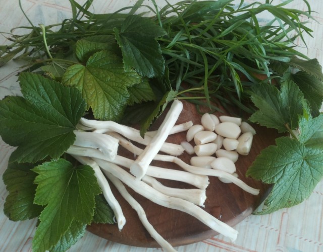 маринованные огурцы с кетчупом чили, marinovannye ogurcy s ketchupom Chili