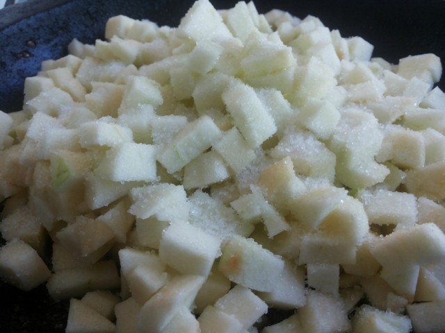 Яблоки с сахаром для начинки