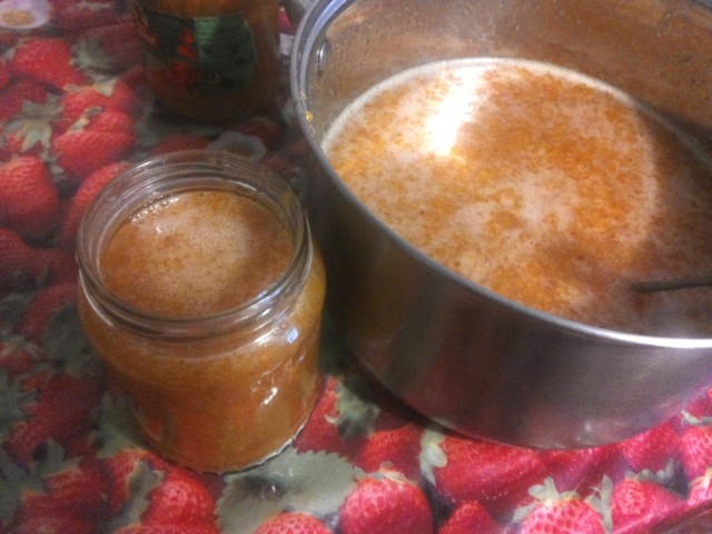 Абрикосовый витамин в банке