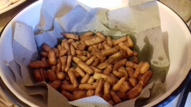 chak-chak na bumazhnom polotence